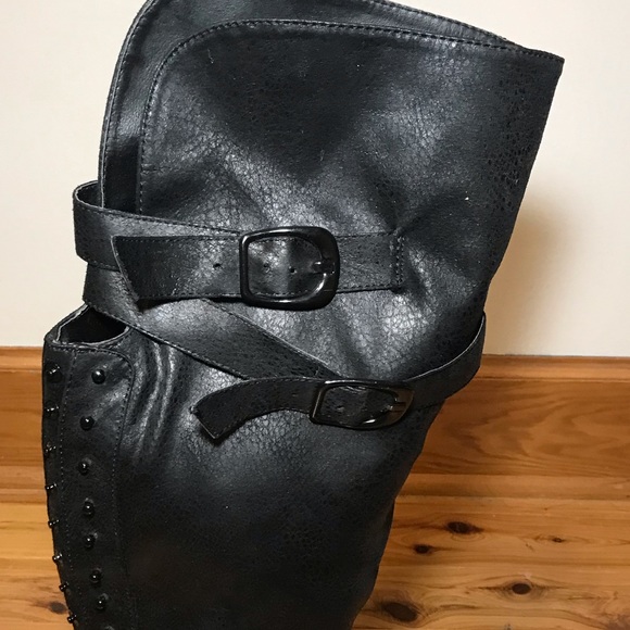 Not Rated Leather Boots - Picture 6 of 7